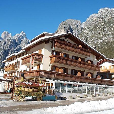 Albergo Ristorante Cacciatori Auronzo di Cadore Exterior foto