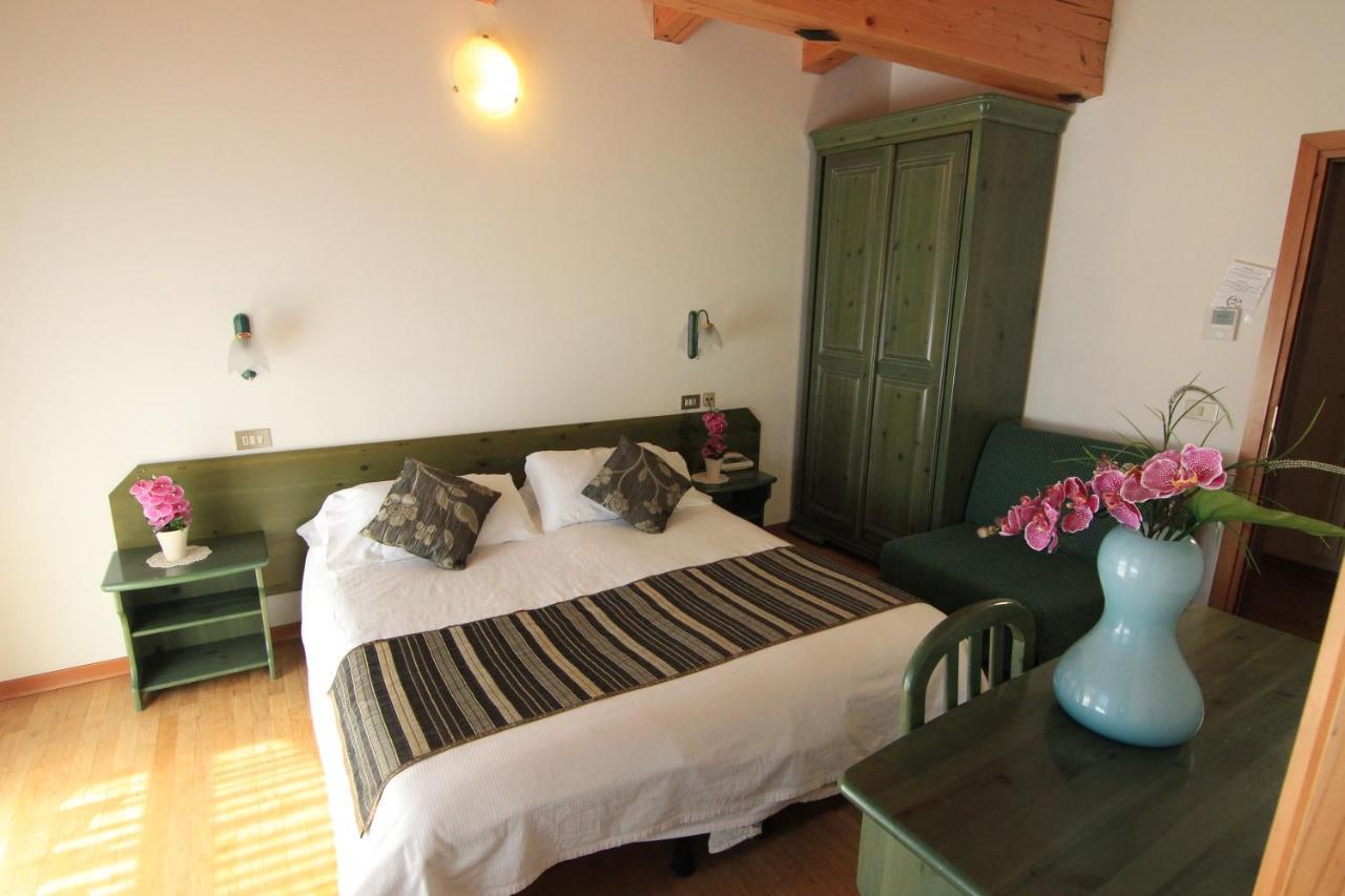 Albergo Ristorante Cacciatori Auronzo di Cadore Exterior foto