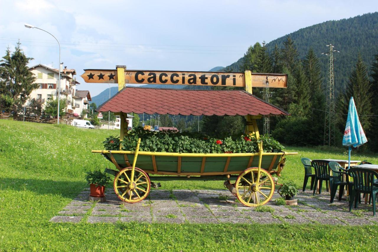Albergo Ristorante Cacciatori Auronzo di Cadore Exterior foto
