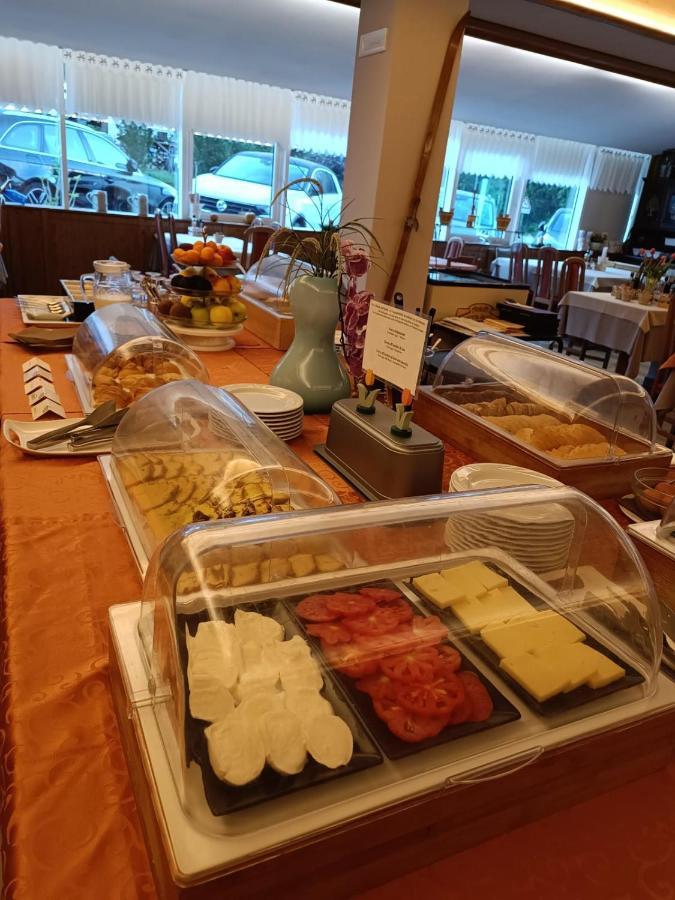 Albergo Ristorante Cacciatori Auronzo di Cadore Exterior foto