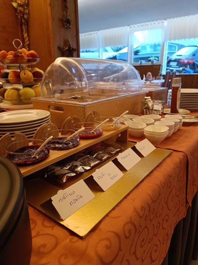Albergo Ristorante Cacciatori Auronzo di Cadore Exterior foto