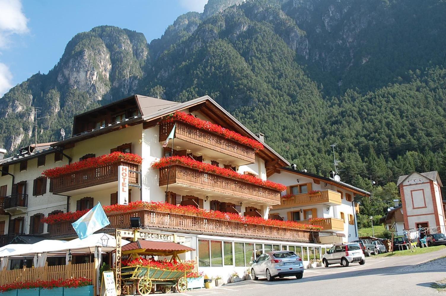 Albergo Ristorante Cacciatori Auronzo di Cadore Exterior foto