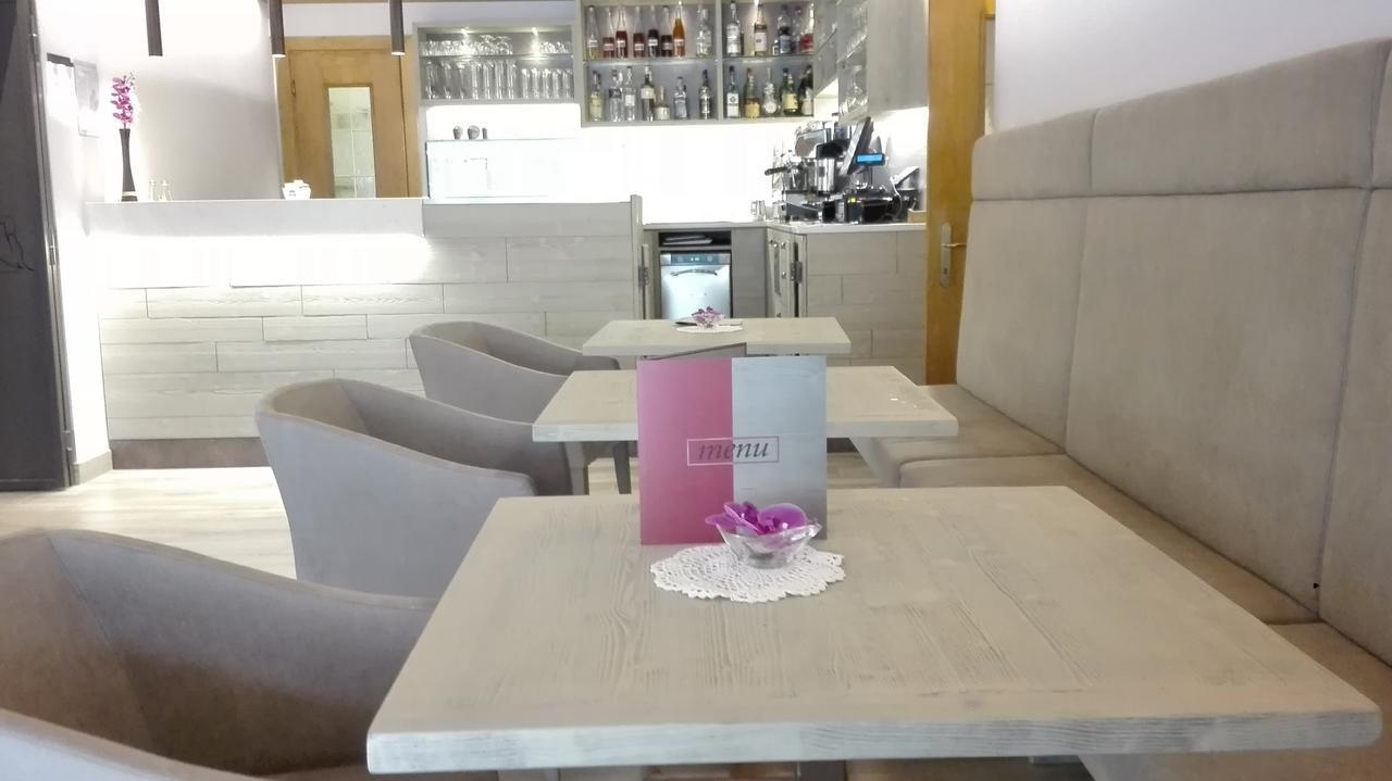 Albergo Ristorante Cacciatori Auronzo di Cadore Exterior foto